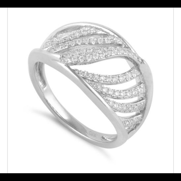 925 Sterling Silver Ring. 20% off when you buy 2 - Picture 7 of 8